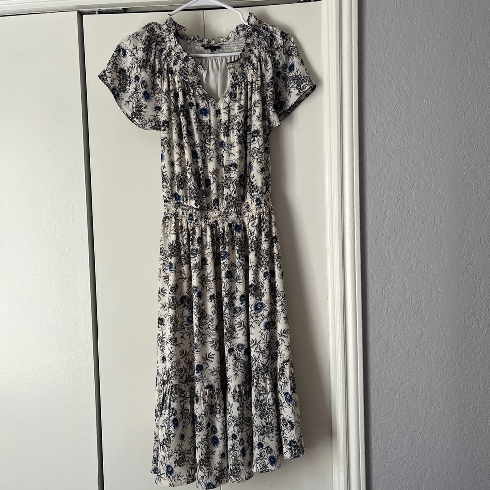 Talbots‎ Floral Smocked waist Flutter Sleeve Blue White cottagecore tiered Dress